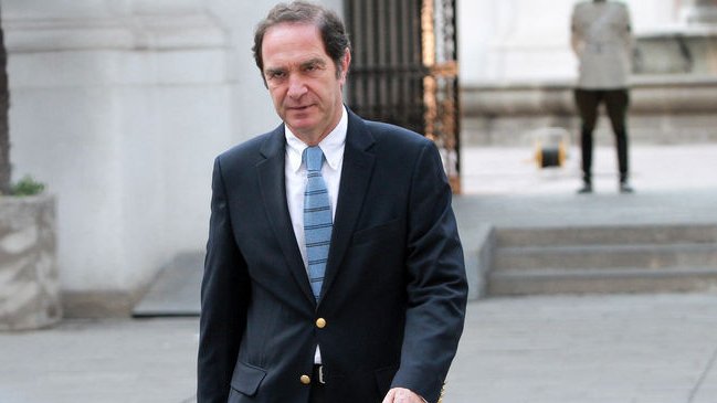 Hernán Larraín propuso condenar violación de los DD.HH. en estatutos UDI