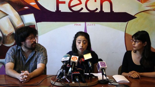 Estudiantes y autoridades universitarias afinan coordinación ante reuniones con Eyzaguirre