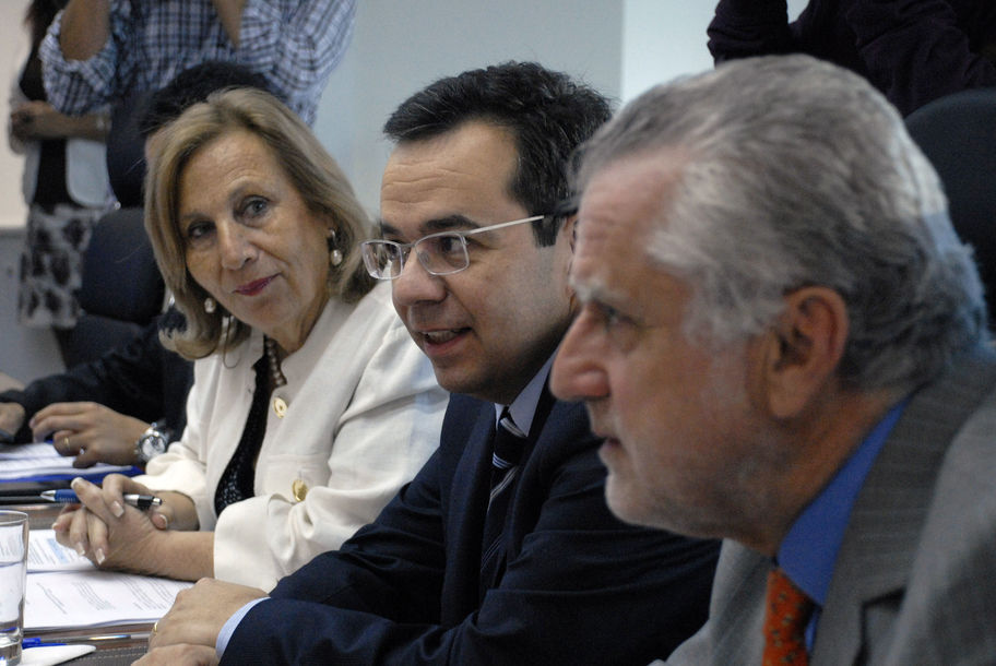 Ministro de Medio Ambiente: Decisiones por Hidroaysén tenían 