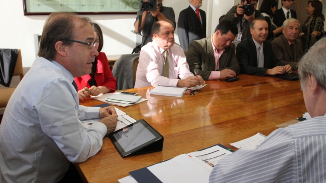 Alcaldes de Chiloé se reunieron con ministro de Obras Públicas