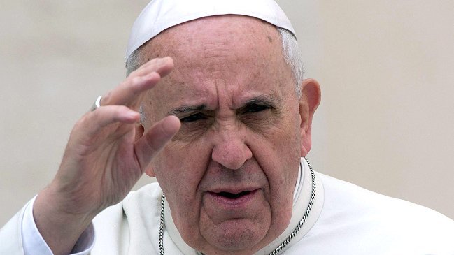 Papa Francisco llamó a padres a 