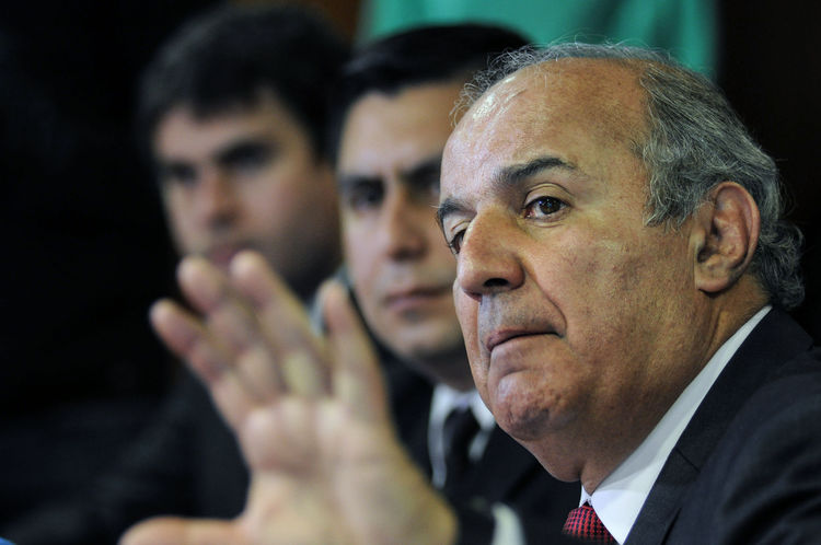 Ex ministro respondió acusaciones del nuevo Gobierno por HidroAysén