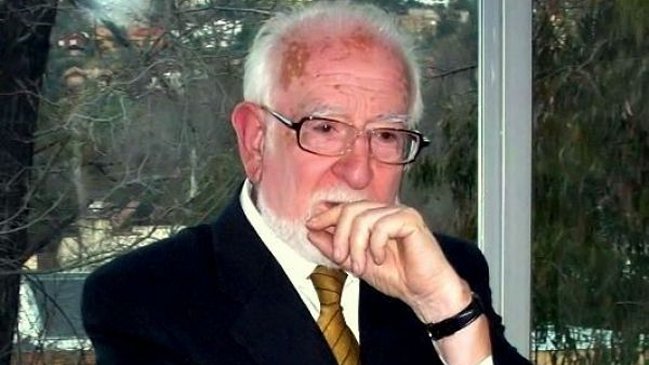 Cientista político: No entiendo porqué le dan tribuna a Sergio Villalobos