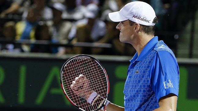 John Isner se deshizo de Nicolás Almagro y accedió a octavos de final en Miami