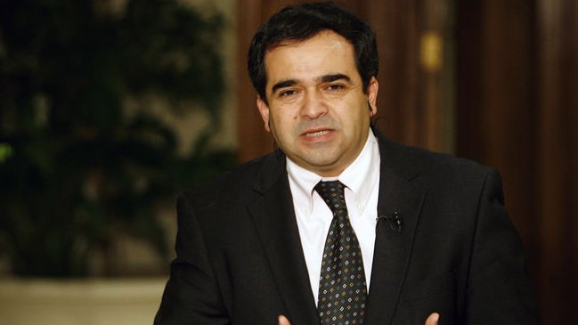 Quintana insiste en la retroexcavadora para quitar 