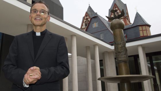 Papa Francisco aceptó renuncia del llamado 