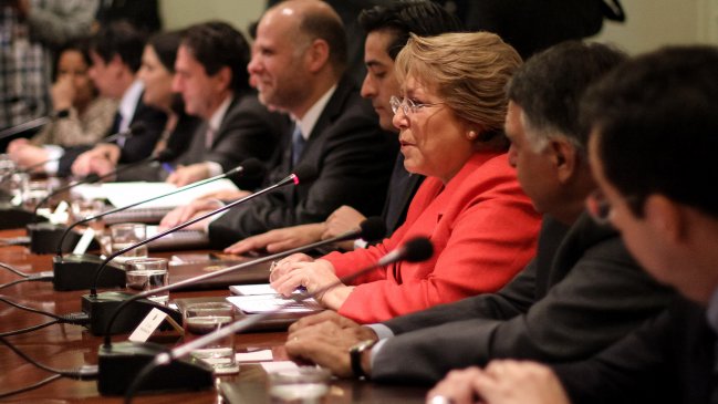 Bachelet: Reforma educacional no merece caricaturas ni de un lado ni de otro