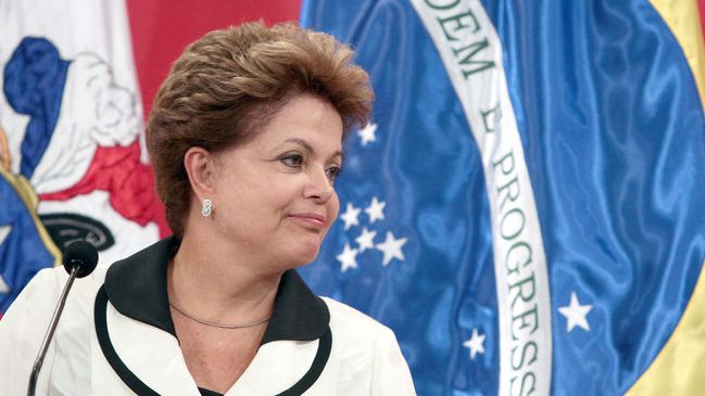 Confianza en Dilma cae al 48 por ciento a seis meses de las elecciones