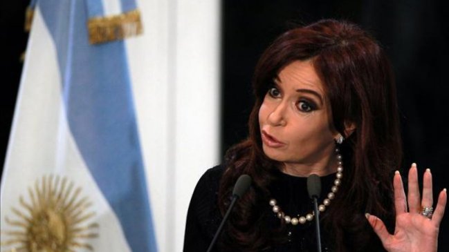 Gobierno argentino anunció recorte de subsidios en gas y agua