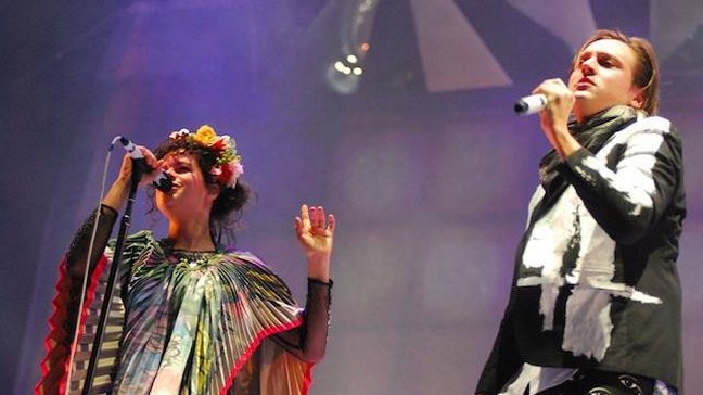 Arcade Fire encendió la segunda noche de Vive Latino 2014