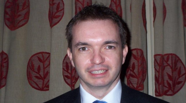 Diputado británico renunció tras ser vinculado con prostituto brasileño