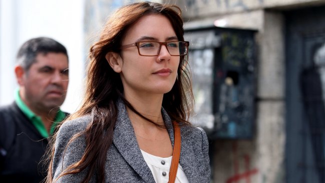 Camila Vallejo rindió cuenta pública de sus primeras dos semanas como diputada