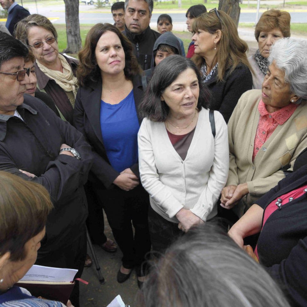 Ministra de Vivienda indicó que cifras de reconstrucción están 