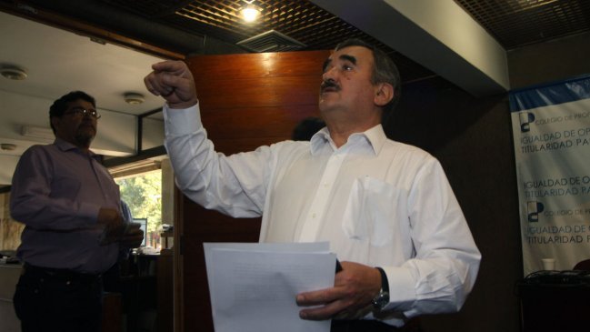 Colegio de Profesores denunció más de 160 despidos de docentes en Renca