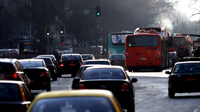 Restricción vehicular comenzó a regir este martes en Santiago