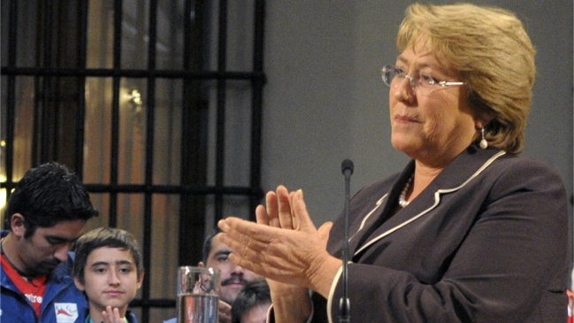 Presidenta Bachelet llamó a apoyar reforma tributaria: 