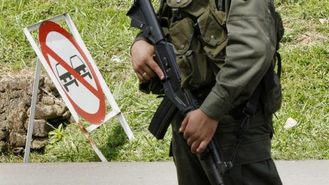 Un policía muerto y otro herido tras ataque atribuido a las FARC en Colombia