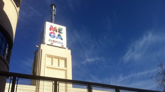 Director de prensa de Mega defendió cobertura televisiva al terremoto