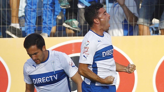 U. Católica batió a Everton y sigue con vida en la lucha por el Clasura