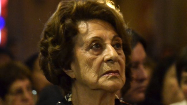 Ángela Jeria fue homenajeada por su defensa de los DD.HH. en dictadura