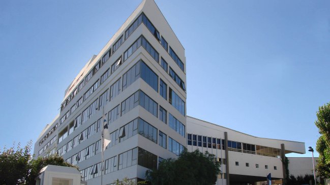 Auxiliar de párvulos fue internada por eventual cuadro de meningitis