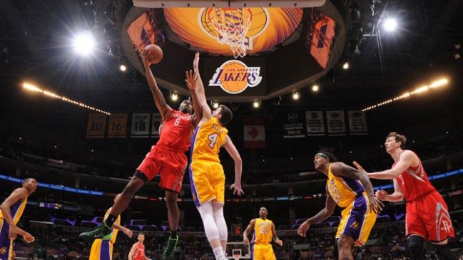 Houston Rockets confirmó el pésimo momento de los Lakers
