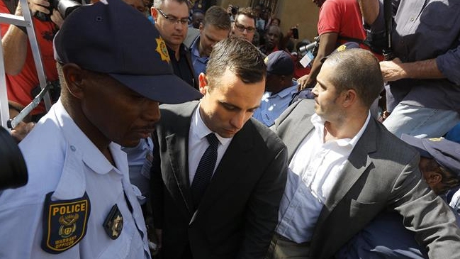 Oscar Pistorius: Reeva murió en mis brazos tras los disparos