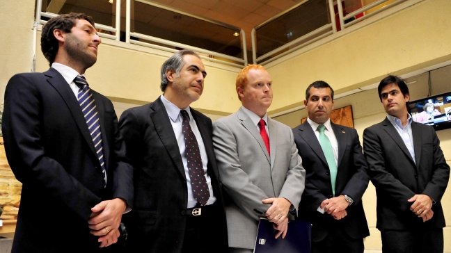 Parlamentarios de la Alianza viajaron a Venezuela a reunirse con líder opositora