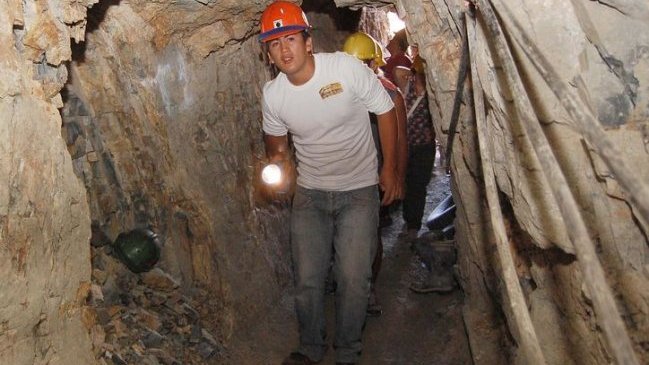 Accidente minero dejó a dos trabajadores atrapados en la Región de Coquimbo