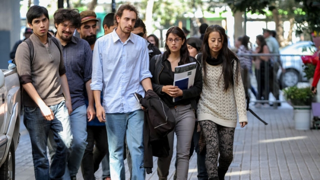 Confech se reúne para decidir sumarse a marcha de secundarios