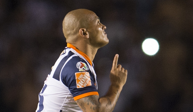 Humberto Suazo volvió a la titularidad en igualdad entre Monterrey y Jaguares