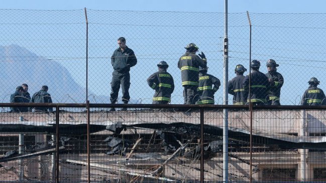 Cárcel de Valparaíso no será evacuada pese a la cercanía del fuego