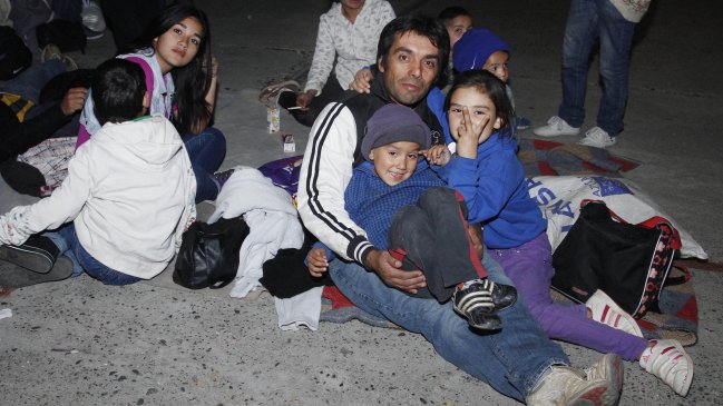 Damnificados de Valparaíso esperan ayuda y alimentos no perecibles