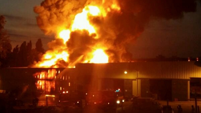 Incendio afecta a empresa de Quilicura