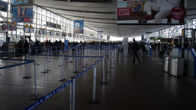 Avión de carga aterrizó de emergencia en el aeropuerto de Santiago
