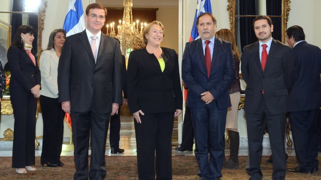 Presidenta Bachelet firmó decreto que designa delegados de la reconstrucción
