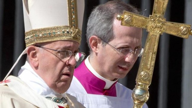 Papa Francisco invocó la paz mundial en tradicional bendición 