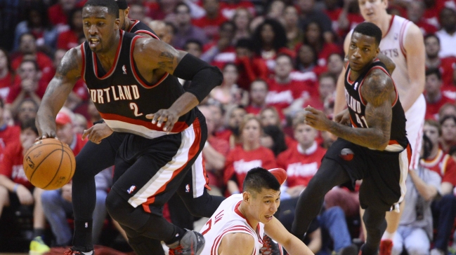 Portland sorprendió a Houston en play-offs
