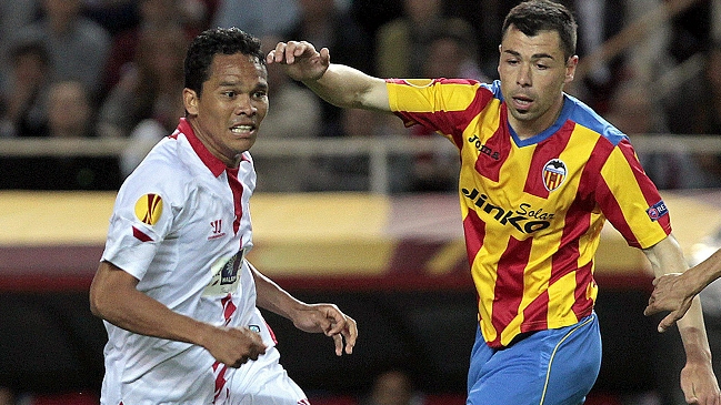 Sevilla sacó ventaja sobre Valencia de Eduardo Vargas en las semifinales de la Europa League