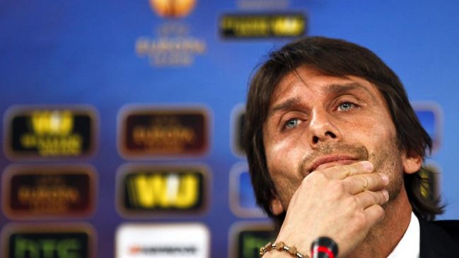 Antonio Conte: Vidal sólo tiene una inflamación en la zona meniscal