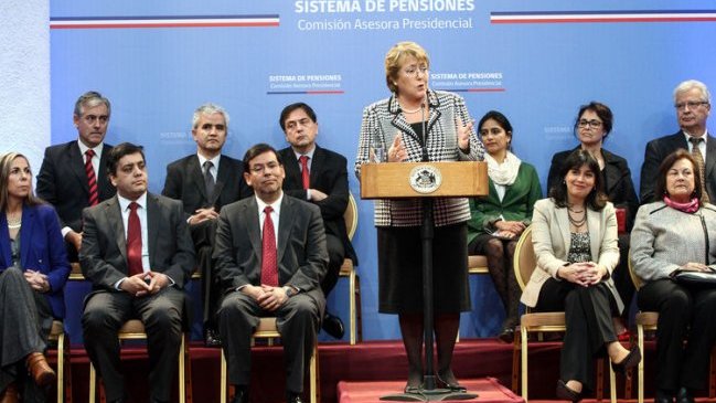 Presidenta presentó comisión de expertos para cambiar sistema previsional