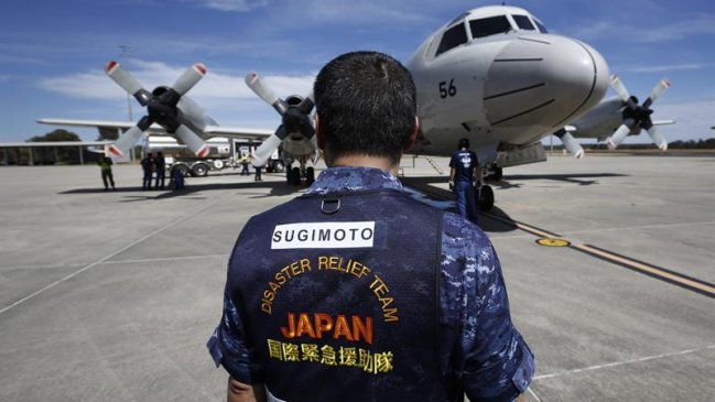 Búsqueda del avión malasio se inició cuatro horas despues de perder contacto