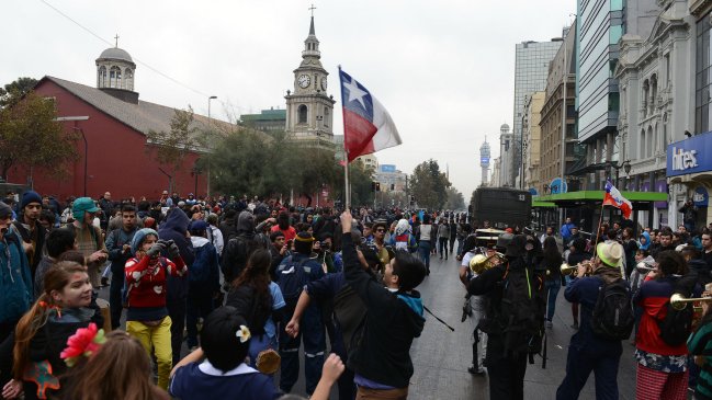 Estudiantes de la salud marcharon para ser incorporados en exclusividad universitaria