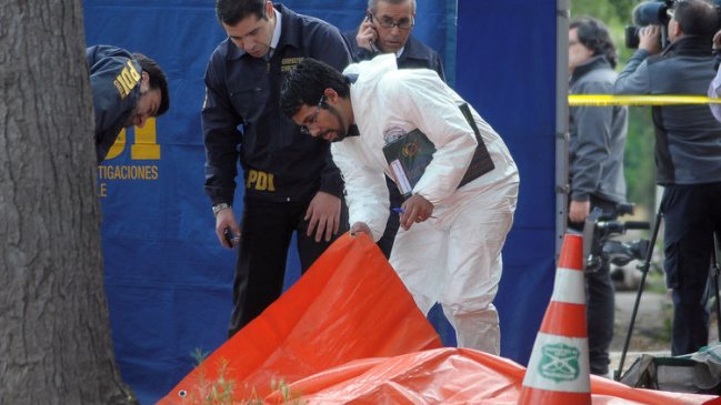 PDI indaga cuerpo que apareció en Plaza Baquedano