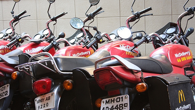 Diputados piden regular seguridad para repartidores de comida a domicilio