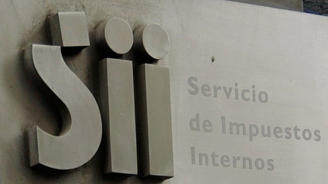 Corredora de bolsa acusa 