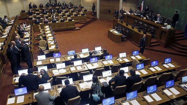 Bancada RN se abre a bajar dietas para financiar aumento de parlamentarios