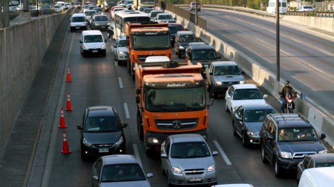 Santiago tiene más autos que todas las otras ciudades juntas