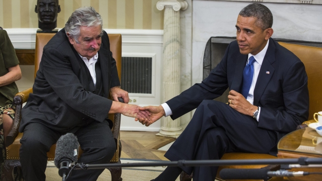 Mujica a Obama: Ustedes también tendrán que ser un país bilingüe
