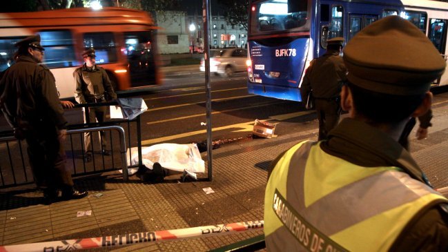 Adolescente murió atropellado mientras rayaba bus del Transantiago con spray